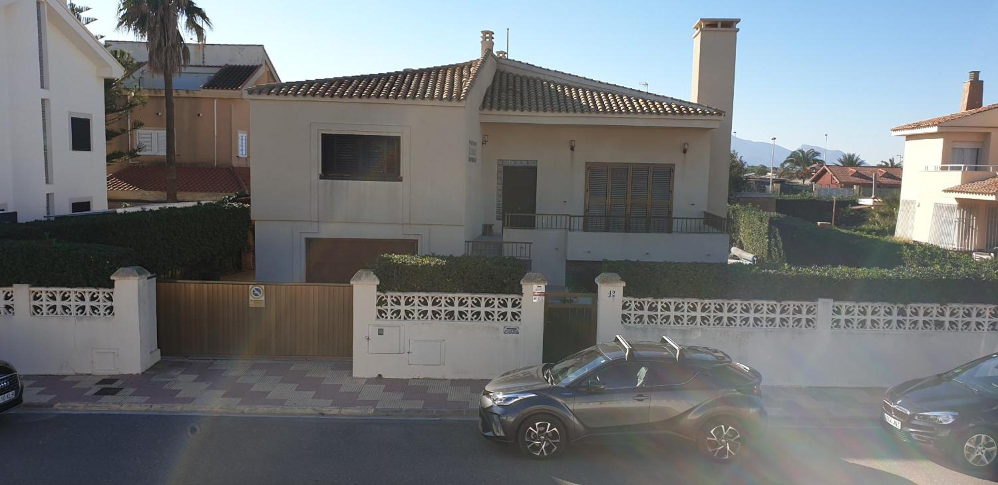 Vacansis Habitaciones Privada En Una Villa A Un Paso Del Mar En กูลเญรา ภายนอก รูปภาพ