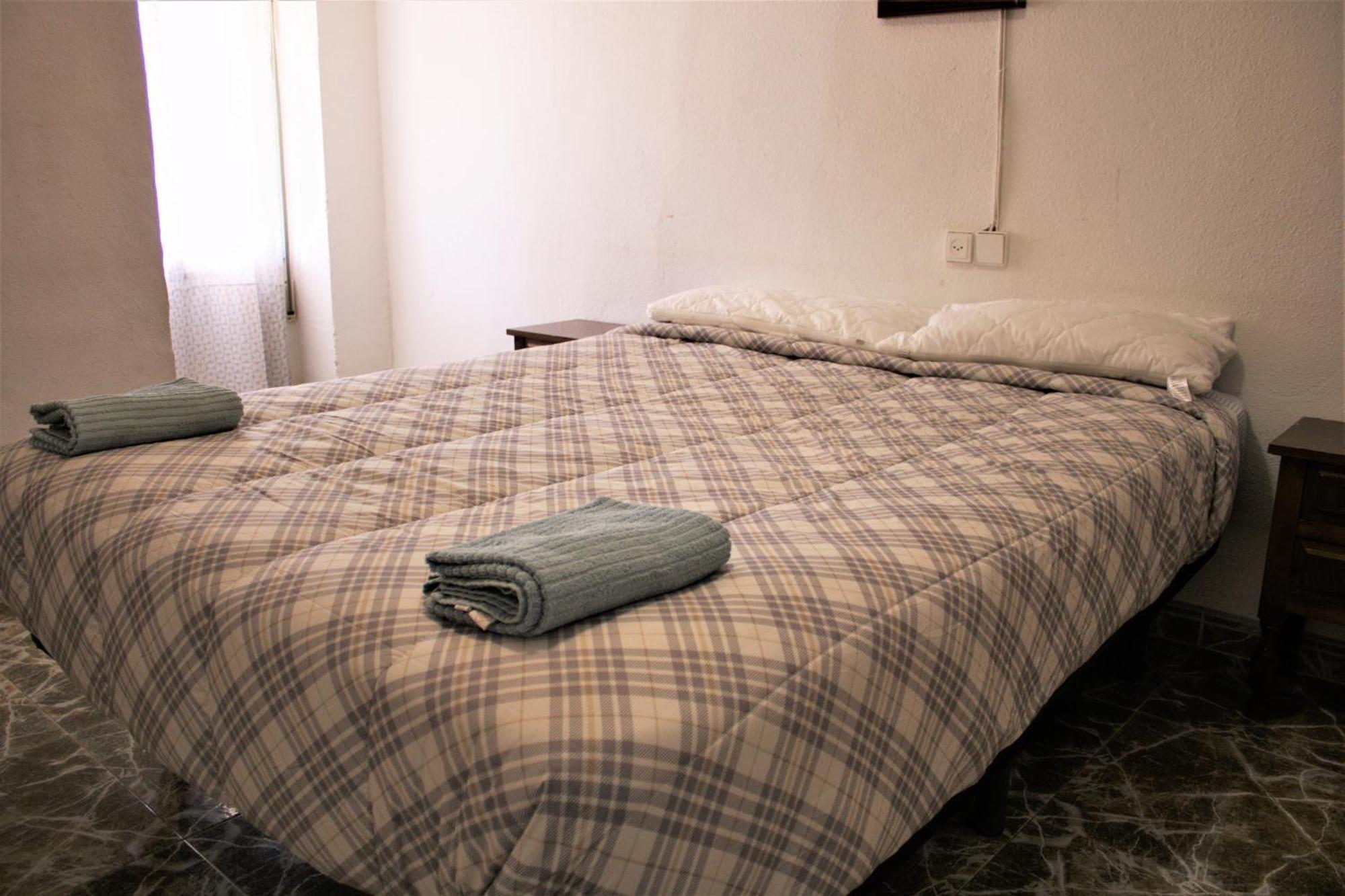 Vacansis Habitaciones Privada En Una Villa A Un Paso Del Mar En กูลเญรา ภายนอก รูปภาพ