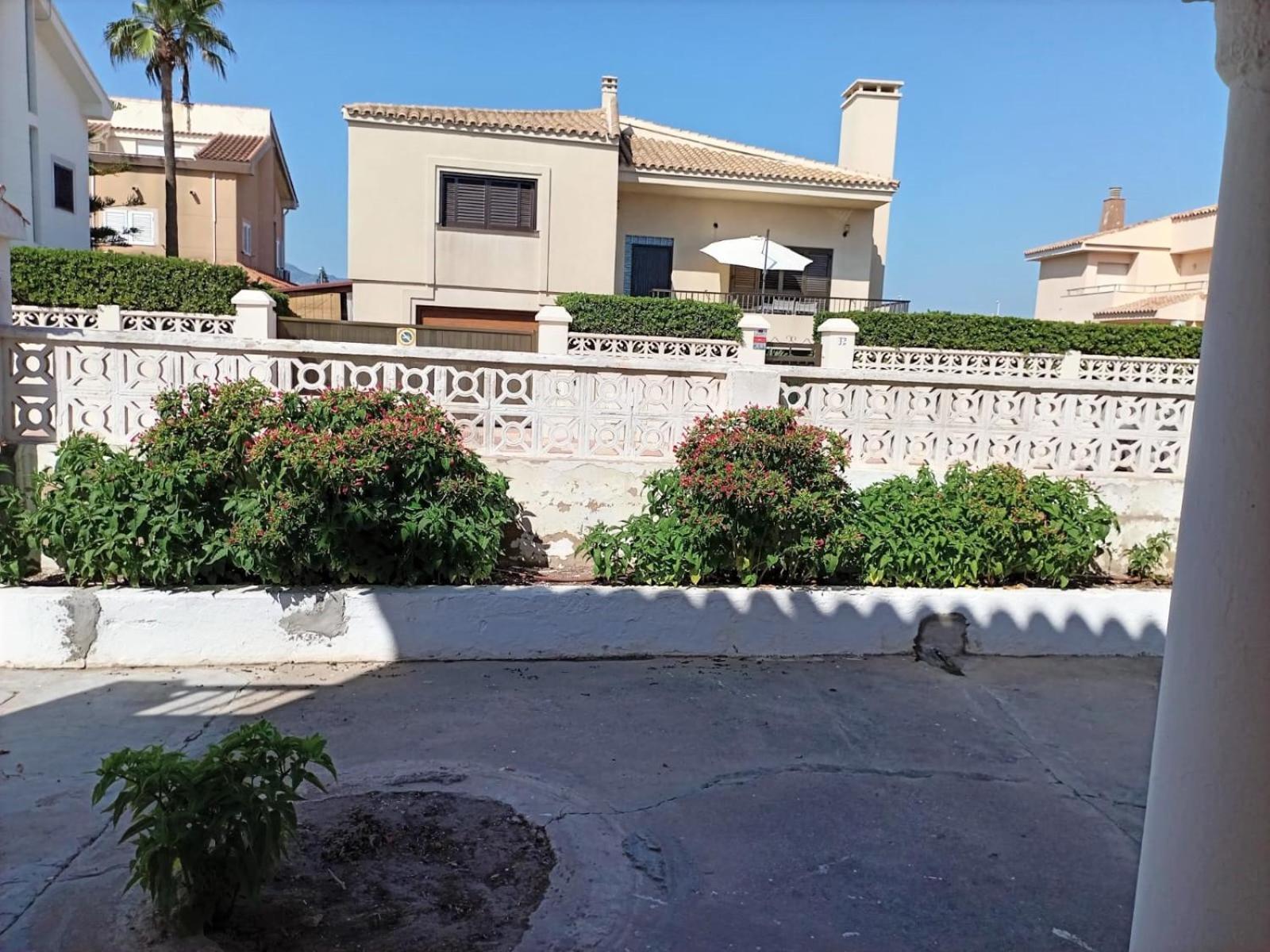 Vacansis Habitaciones Privada En Una Villa A Un Paso Del Mar En กูลเญรา ภายนอก รูปภาพ